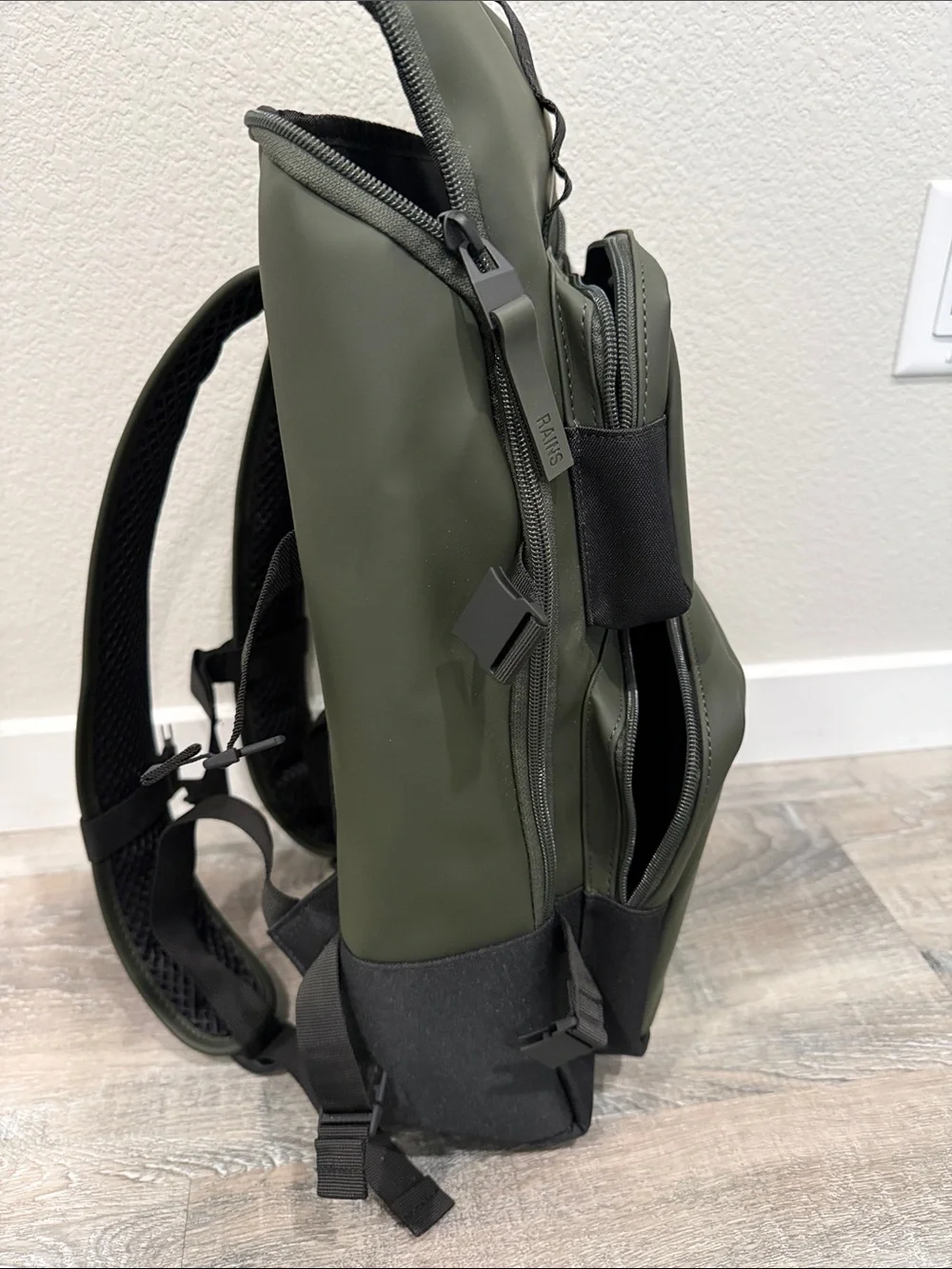 NWT Rains Trail Cargo Olive Green Utility Backpack unisex WATERPROOF